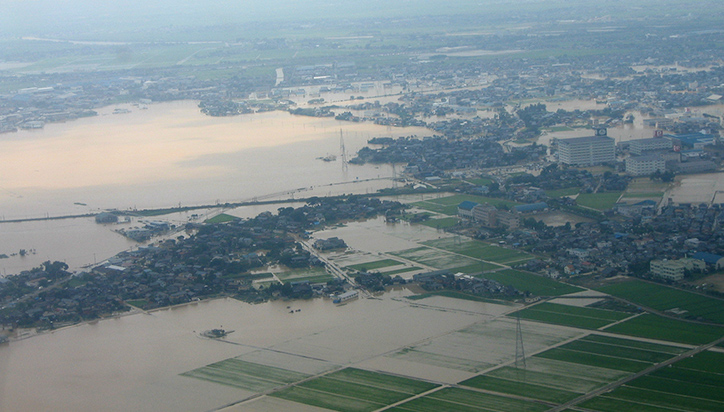 冠水被害状況を航空斜め写真にて撮影